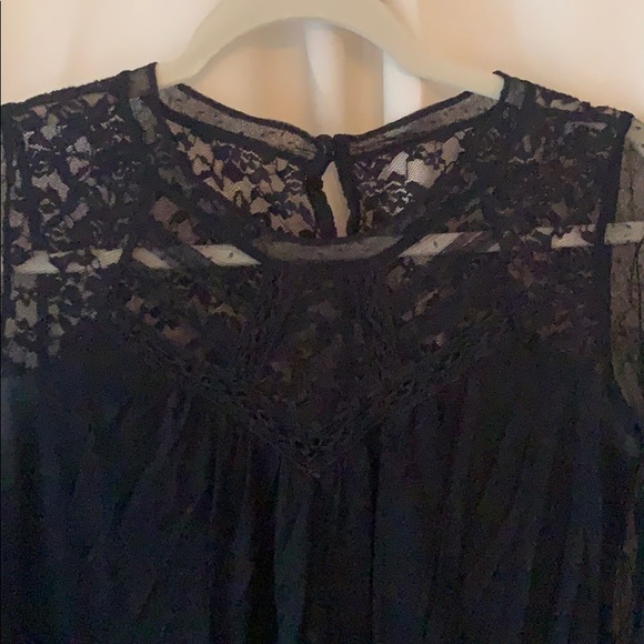 Top - Picture 2 of 4